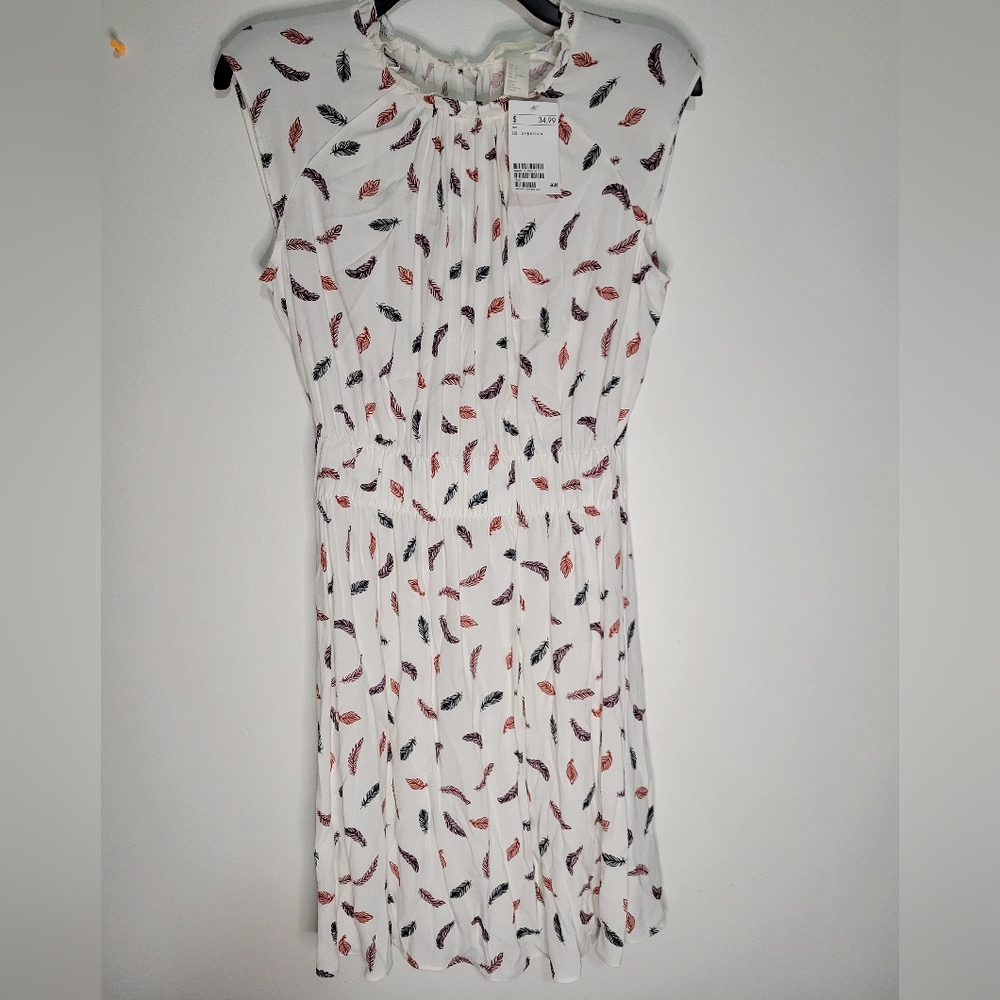 NWT H&M Women's White Feather Print Pleated Fit & Flare Dress Sleeveless Size 6